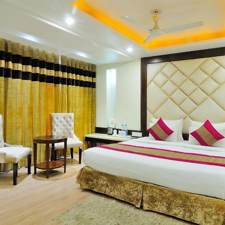 Hotel Sai Miracle - Luxury Living Neu-Delhi Exterior foto
