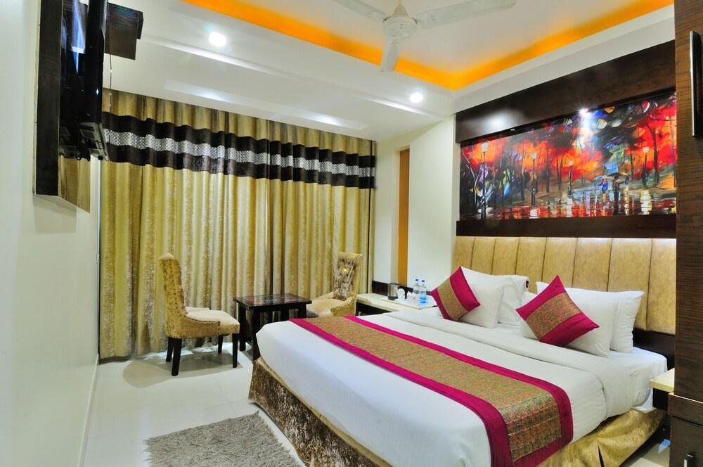 Hotel Sai Miracle - Luxury Living Neu-Delhi Exterior foto