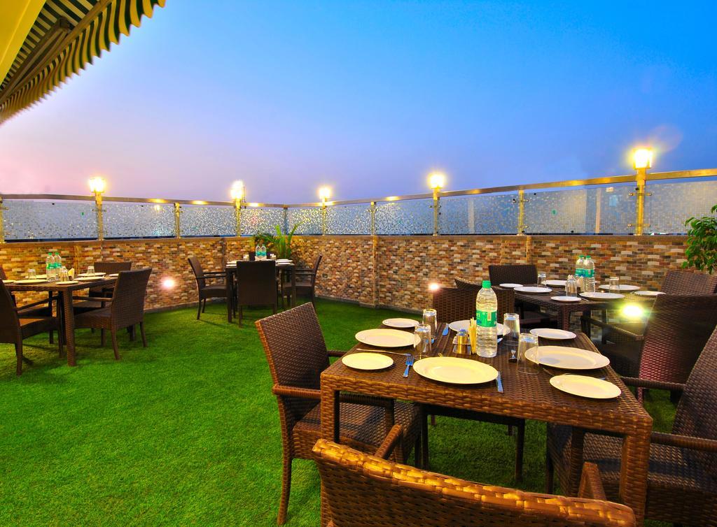 Hotel Sai Miracle - Luxury Living Neu-Delhi Exterior foto