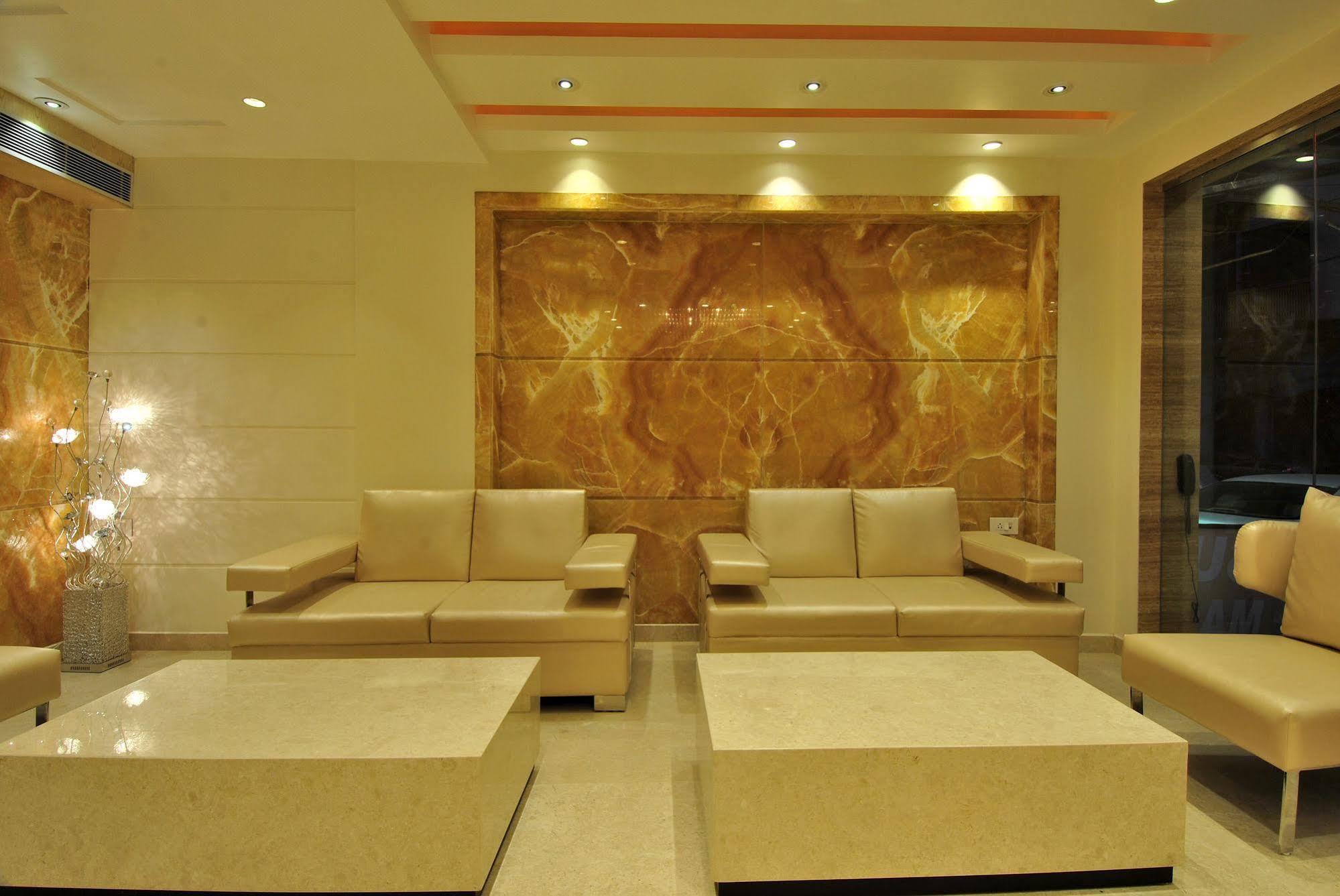 Hotel Sai Miracle - Luxury Living Neu-Delhi Exterior foto