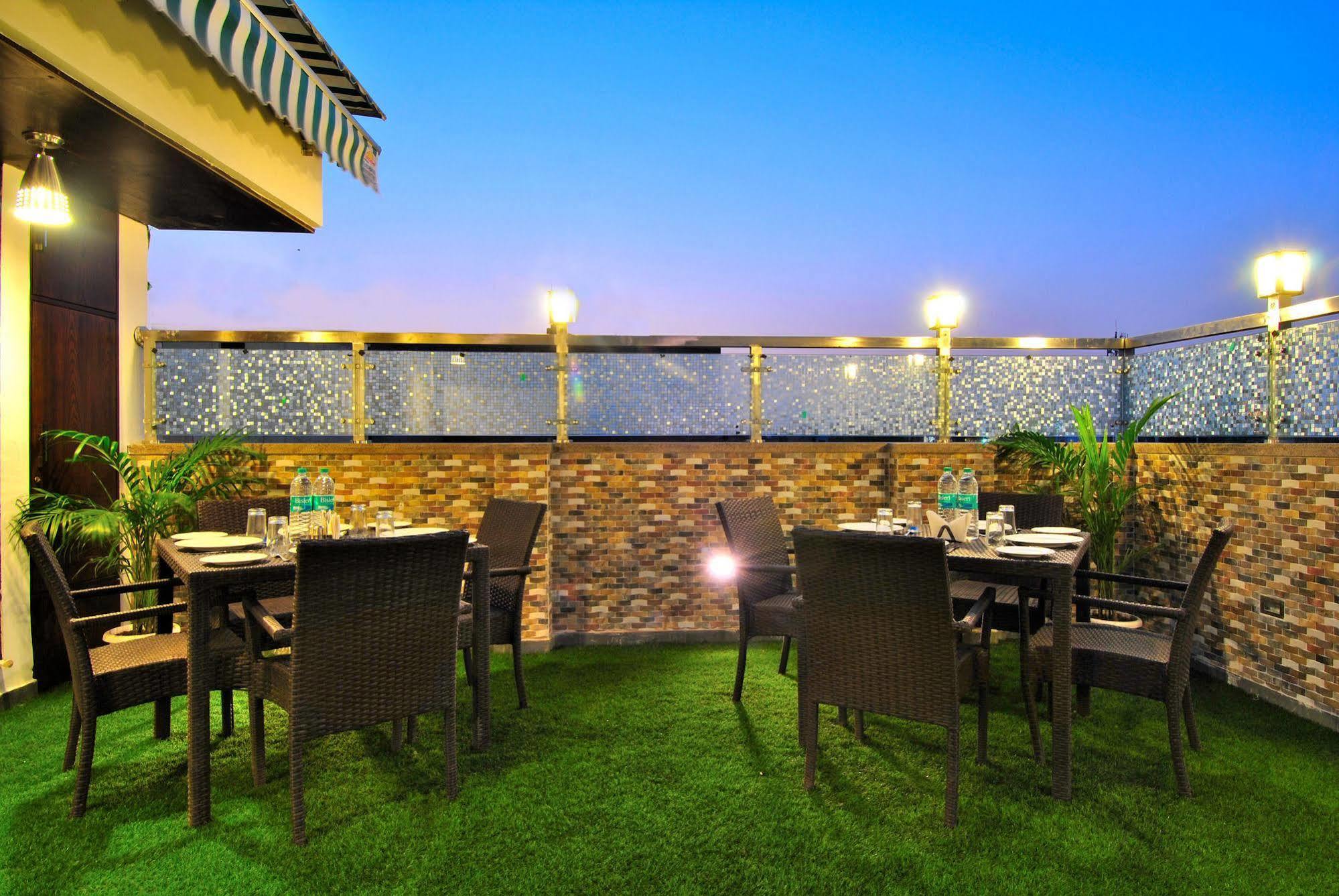 Hotel Sai Miracle - Luxury Living Neu-Delhi Exterior foto