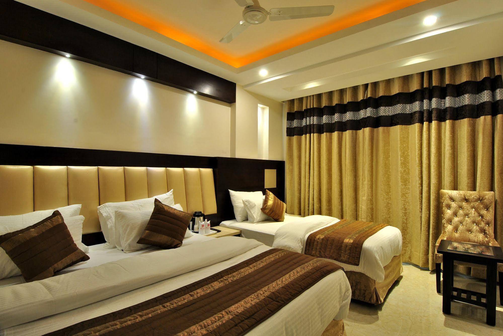Hotel Sai Miracle - Luxury Living Neu-Delhi Exterior foto