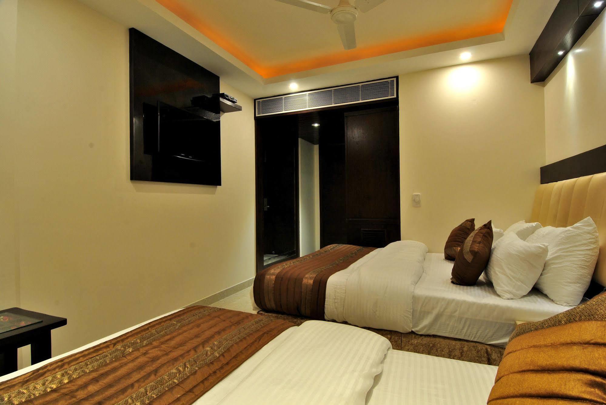 Hotel Sai Miracle - Luxury Living Neu-Delhi Exterior foto