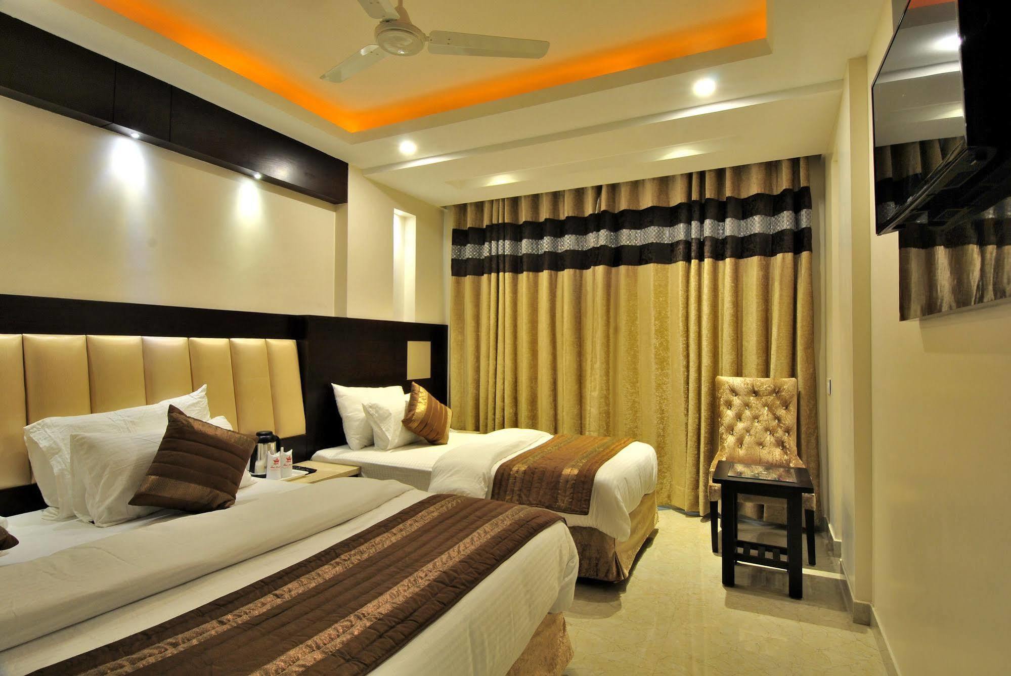 Hotel Sai Miracle - Luxury Living Neu-Delhi Exterior foto