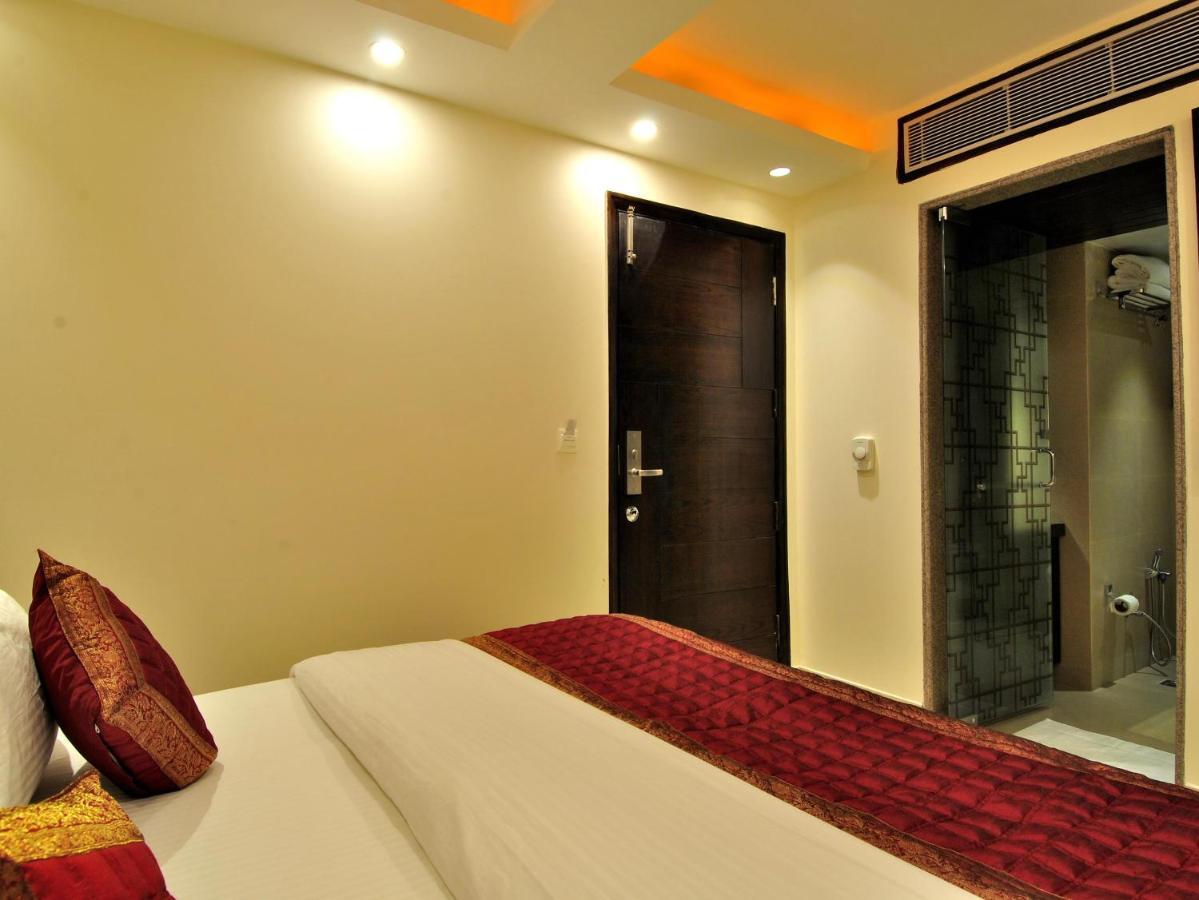 Hotel Sai Miracle - Luxury Living Neu-Delhi Exterior foto